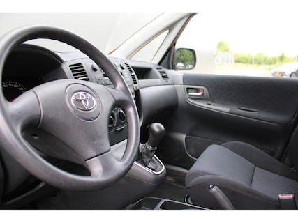 Toyota-Corolla Verso
