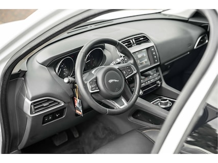 Jaguar-F-Pace
