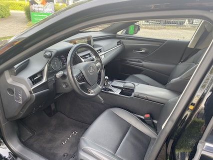 Lexus-ES