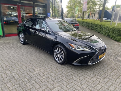 Lexus-ES