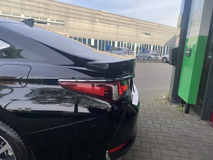 Lexus-ES