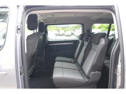 Peugeot-e-Traveller