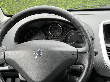 Peugeot-206+