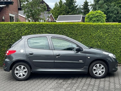 Peugeot-206+