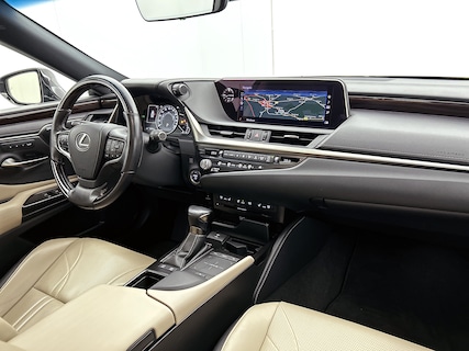 Lexus-ES