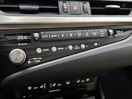 Lexus-ES