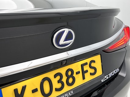 Lexus-ES