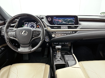 Lexus-ES
