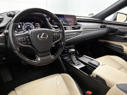 Lexus-ES