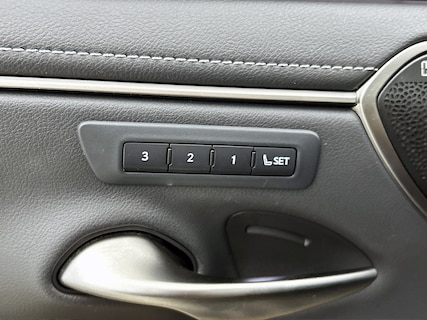Lexus-ES