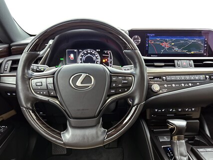 Lexus-ES