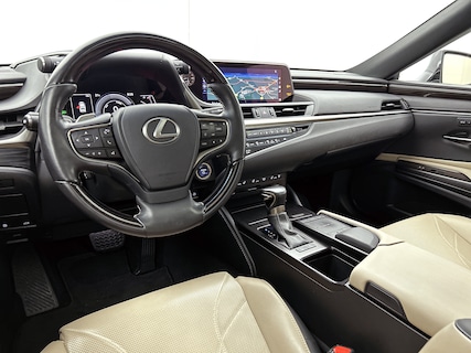 Lexus-ES
