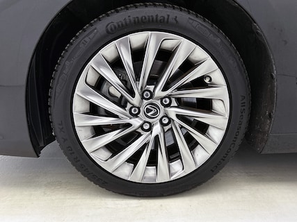 Lexus-ES