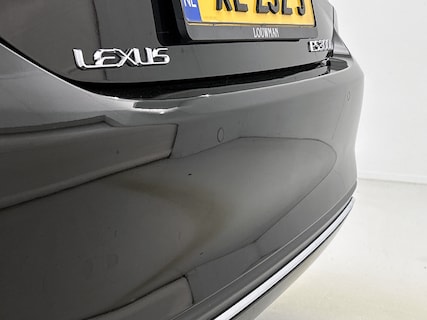 Lexus-ES