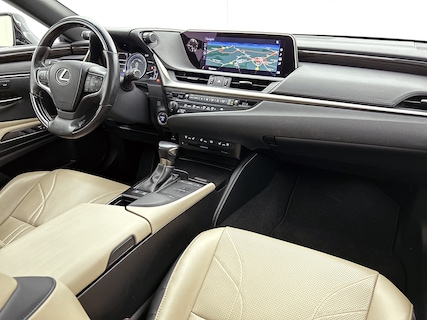 Lexus-ES