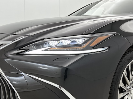 Lexus-ES