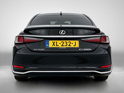Lexus-ES