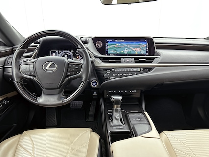 Lexus-ES