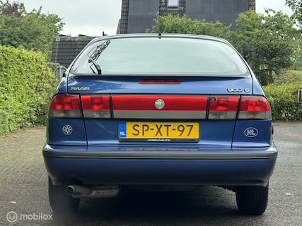 Saab-900