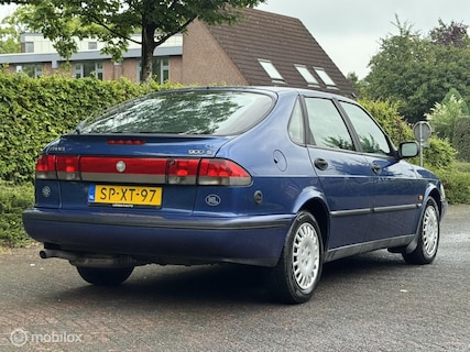 Saab-900