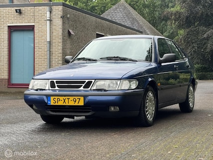 Saab-900