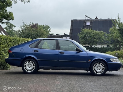 Saab-900