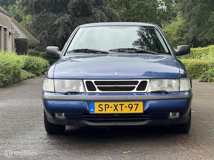 Saab-900