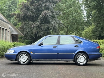 Saab-900
