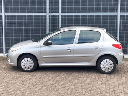 Peugeot-206+
