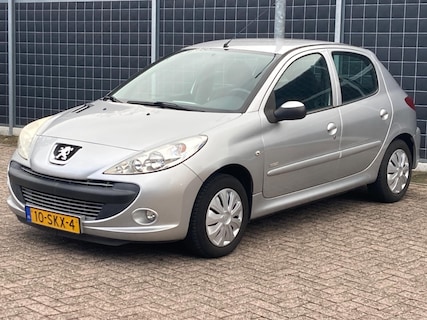 Peugeot-206+