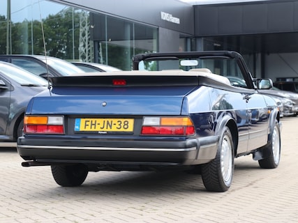 Saab-900