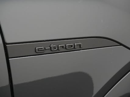 Audi-Q8 e-tron