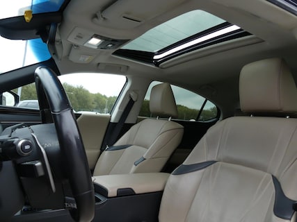 Lexus-ES