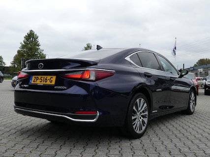 Lexus-ES
