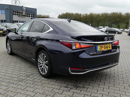 Lexus-ES