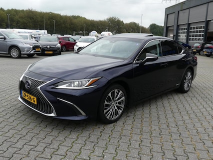 Lexus-ES