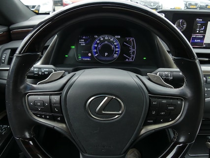 Lexus-ES