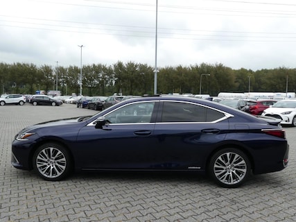 Lexus-ES