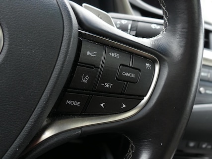 Lexus-ES