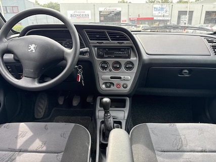 Peugeot-306