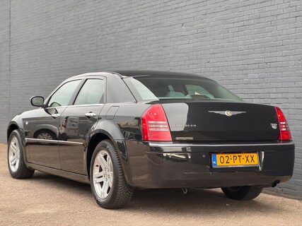 Chrysler-300C