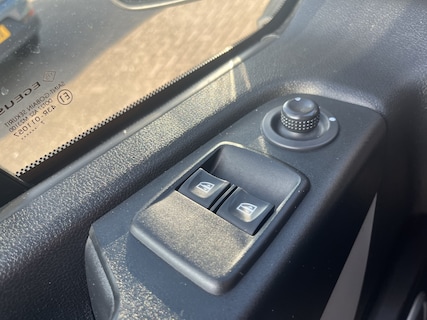 Nissan-NV300