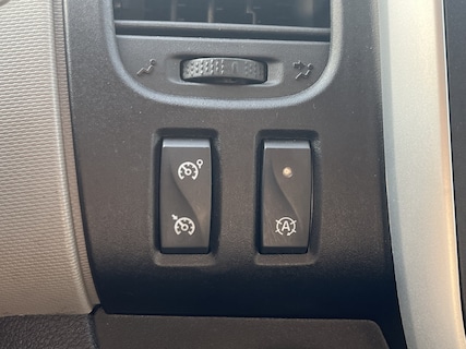 Nissan-NV300