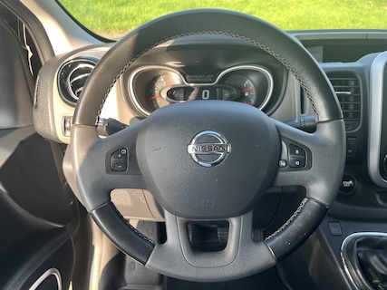 Nissan-NV300