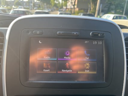 Nissan-NV300
