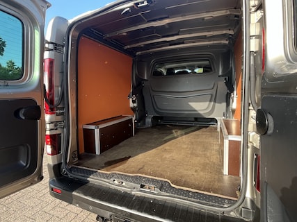 Nissan-NV300