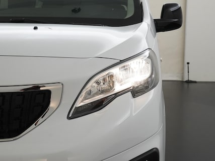 Peugeot-e-Traveller