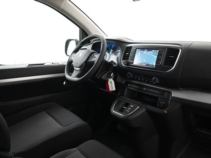 Peugeot-e-Traveller