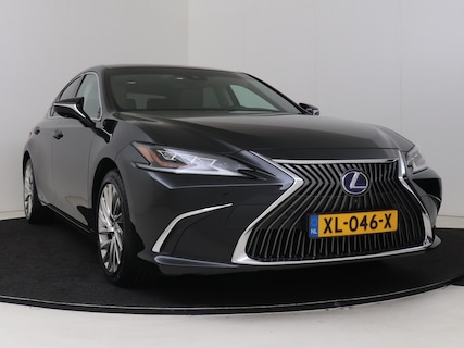 Lexus-ES