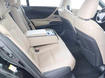 Lexus-ES